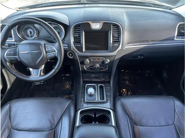 2016 Chrysler 300 Limited