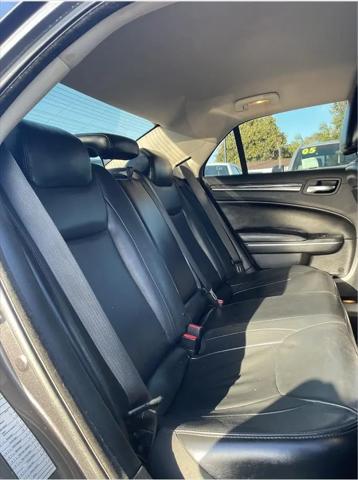2016 Chrysler 300 Limited