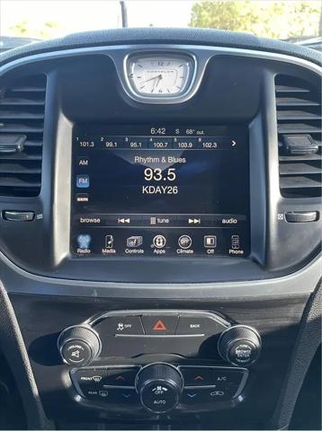 2016 Chrysler 300 Limited