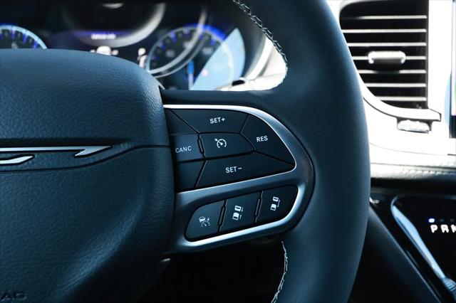 2027 Chrysler Pacifica Select
