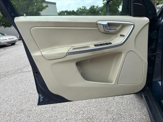 2015 Volvo XC60 T6 Platinum