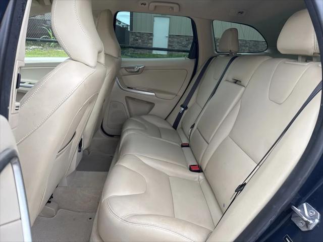 2015 Volvo XC60 T6 Platinum
