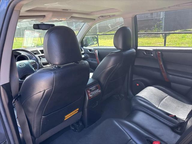 2013 Toyota Highlander Limited V6