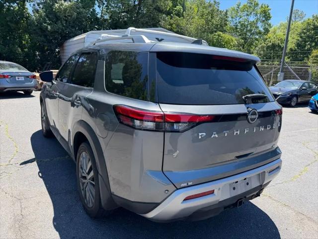 2022 Nissan Pathfinder SL 2WD