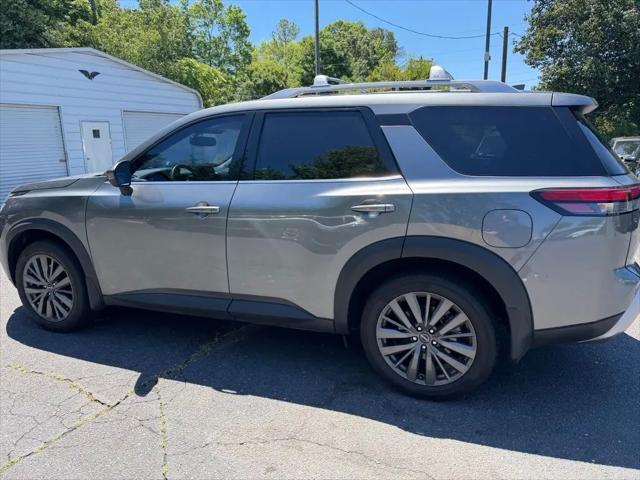 2022 Nissan Pathfinder SL 2WD