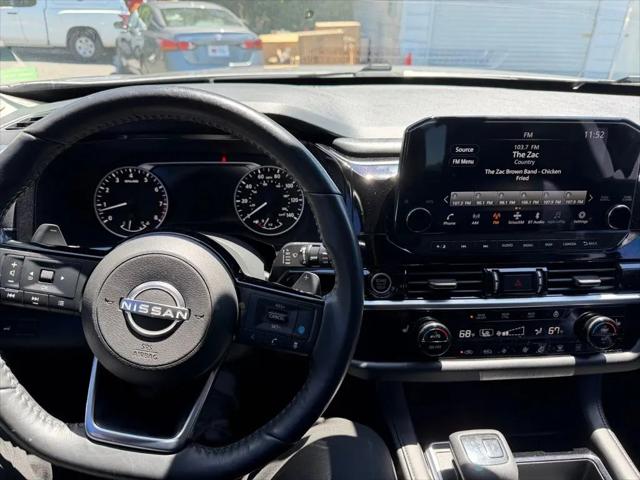 2022 Nissan Pathfinder SL 2WD