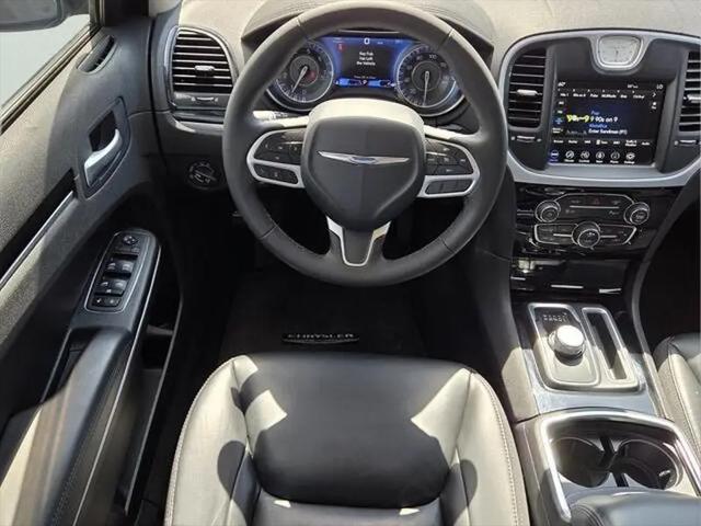 2023 Chrysler 300 Touring L