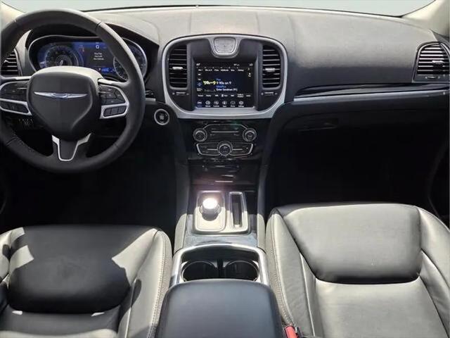 2023 Chrysler 300 Touring L