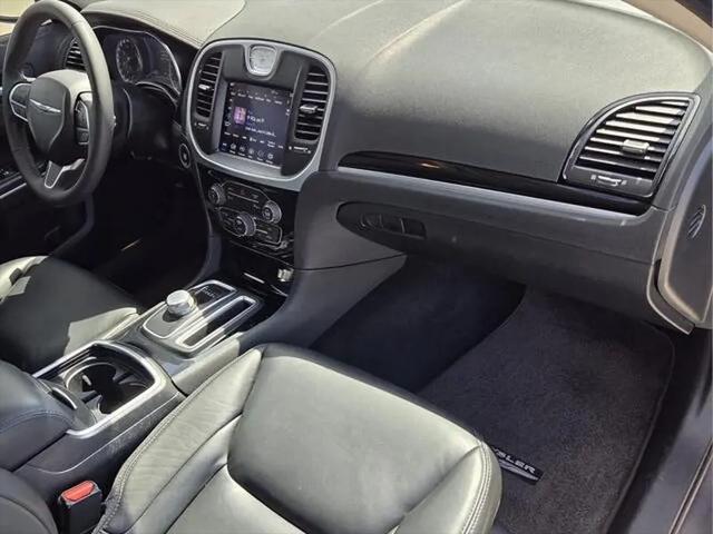 2023 Chrysler 300 Touring L