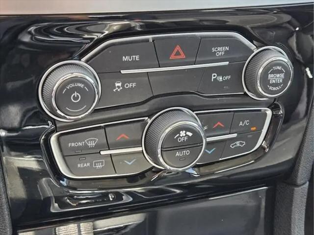 2023 Chrysler 300 Touring L