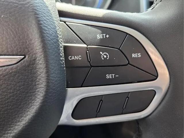 2023 Chrysler 300 Touring L
