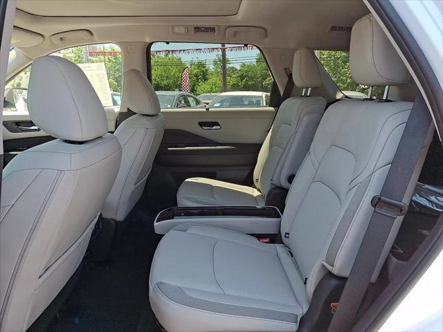 2026 Nissan Pathfinder SL