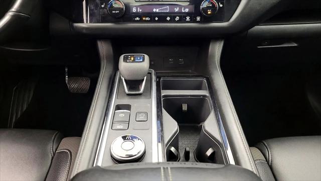 2022 Nissan Pathfinder SL 4WD
