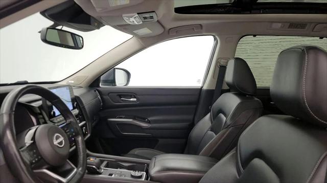 2022 Nissan Pathfinder SL 4WD