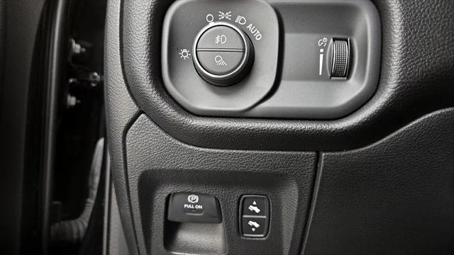 2023 Ram 1500 Big Horn Crew Cab 4x4 5'7" Box
