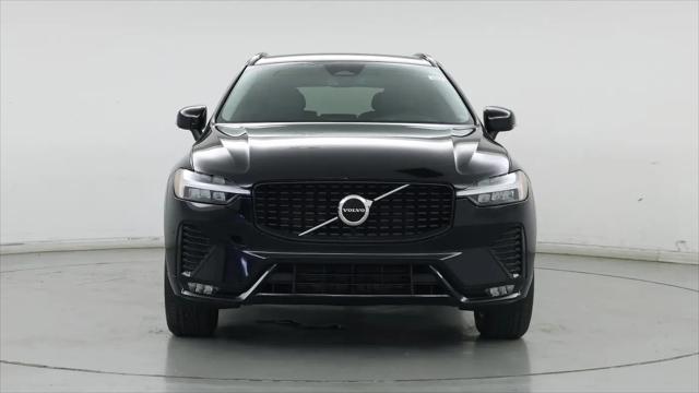 2024 Volvo XC60 B5 Core Dark Theme
