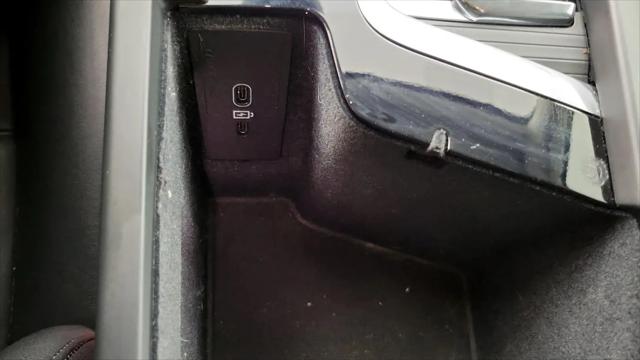 2024 Volvo XC60 B5 Core Dark Theme