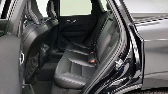 2024 Volvo XC60 B5 Core Dark Theme