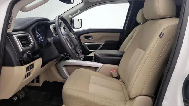 2017 Nissan Titan SV