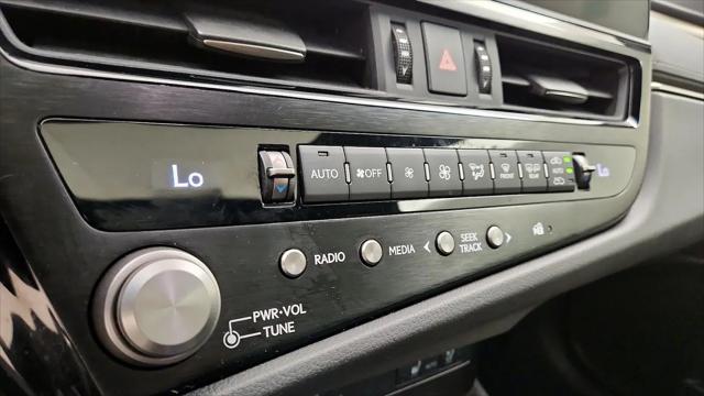 2023 Lexus ES 350 F SPORT Handling