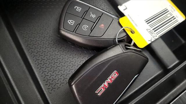 2025 GMC Acadia AWD AT4