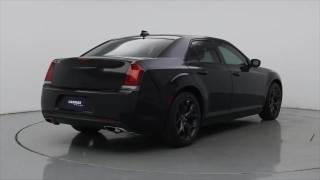 2020 Chrysler 300 Touring