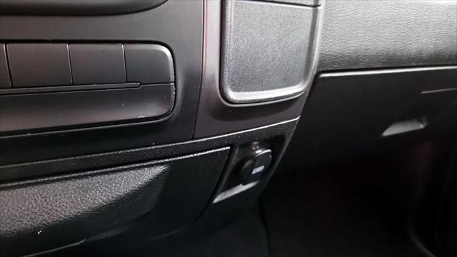 2022 Ram 1500 Classic SLT Crew Cab 4x2 5'7" Box