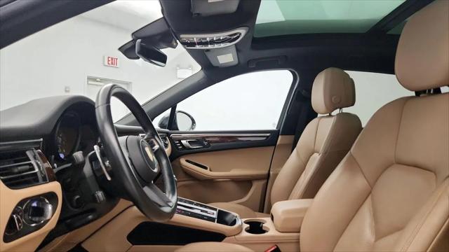 2022 Porsche Macan Macan