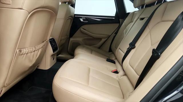 2022 Porsche Macan Macan