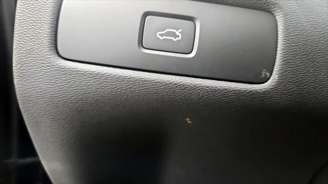 2024 Volvo XC60 B5 Core Dark Theme
