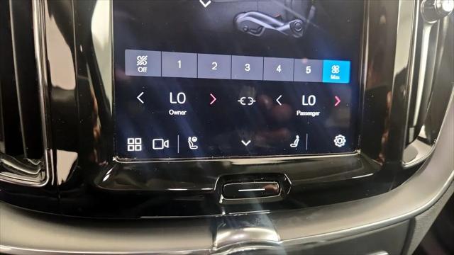 2024 Volvo XC60 B5 Core Dark Theme
