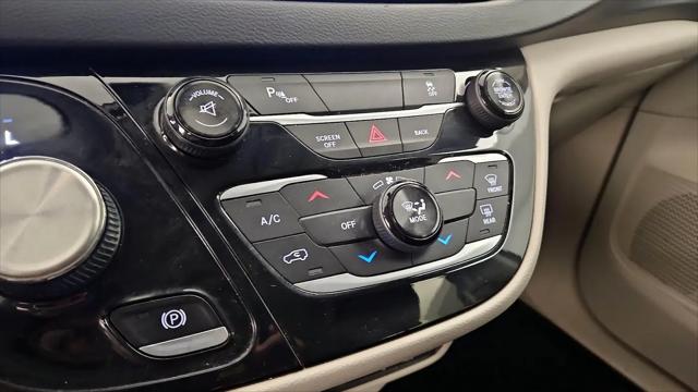 2017 Chrysler Pacifica Touring