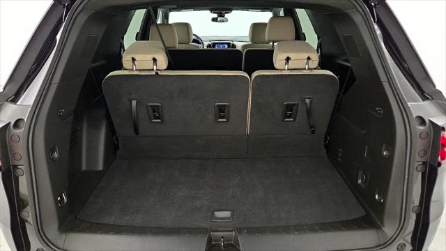 2023 Chevrolet Traverse AWD LS