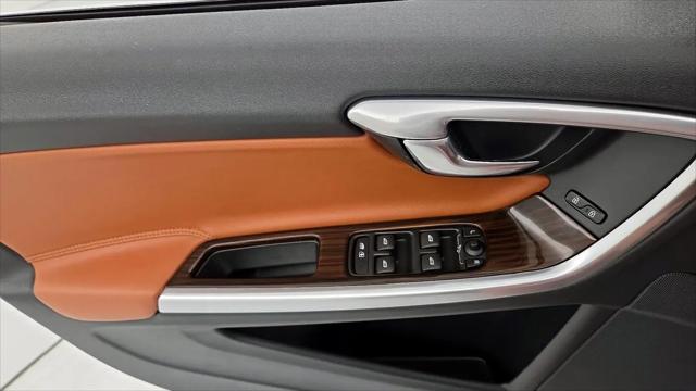 2016 Volvo V60 T5 Drive-E Platinum