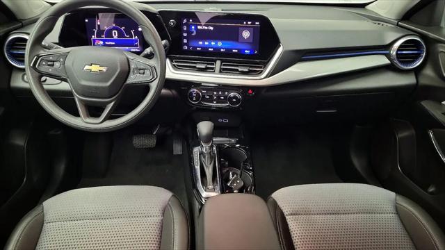 2025 Chevrolet Trax FWD LT