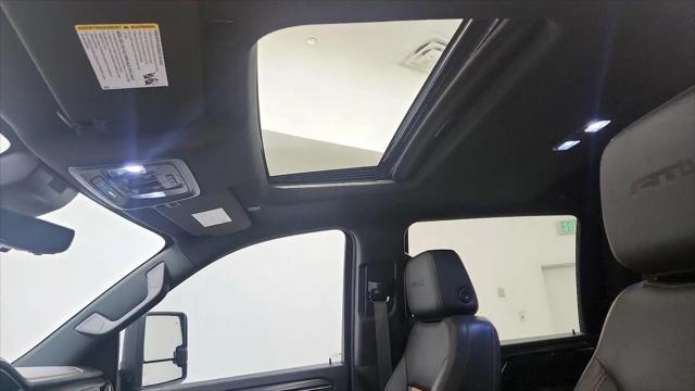 2024 GMC Sierra 2500HD 4WD Crew Cab Standard Bed AT4
