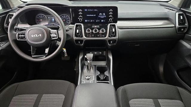 2022 Kia Sorento LX
