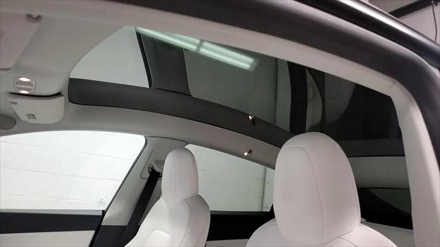 2022 Tesla Model Y Long Range Dual Motor All-Wheel Drive