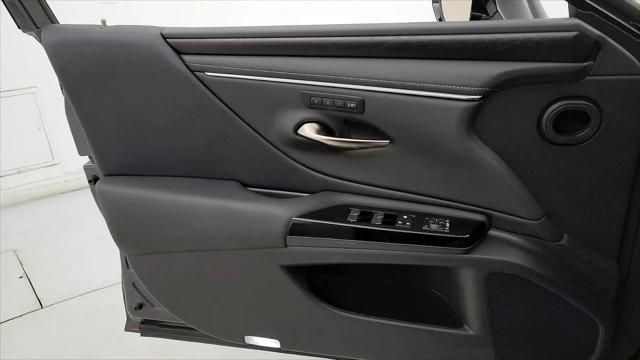 2025 Lexus ES 300h ES 300h