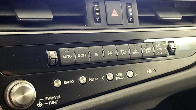 2025 Lexus ES 300h ES 300h