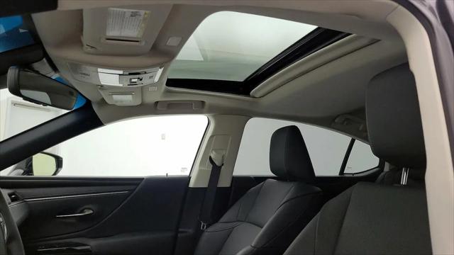 2025 Lexus ES 300h ES 300h