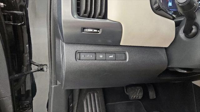 2023 Nissan Pathfinder SL FWD