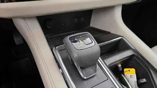 2023 Nissan Pathfinder SL FWD
