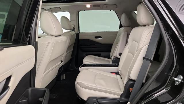 2023 Nissan Pathfinder SL FWD