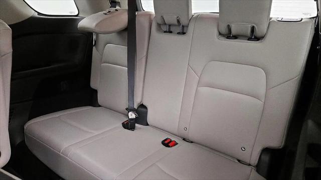 2023 Nissan Pathfinder SL FWD