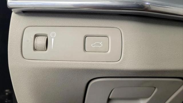 2018 Volvo XC90 T6 Momentum