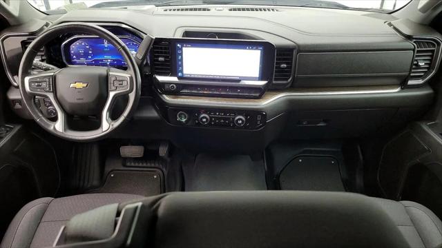 2022 Chevrolet Silverado 1500 2WD Crew Cab Standard Bed LT