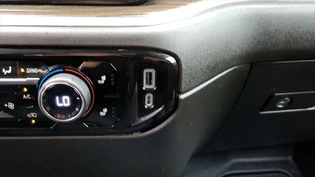 2022 Chevrolet Silverado 1500 2WD Crew Cab Standard Bed LT