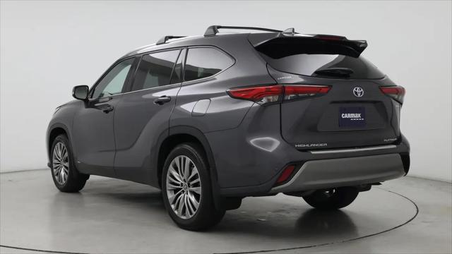 2022 Toyota Highlander Hybrid Platinum
