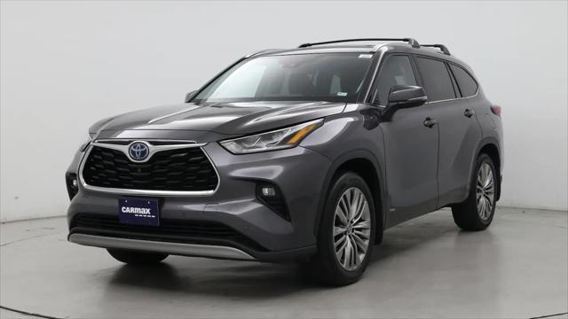 2022 Toyota Highlander Hybrid Platinum
